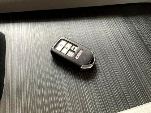 Used 2020 Honda Pilot EX image 33