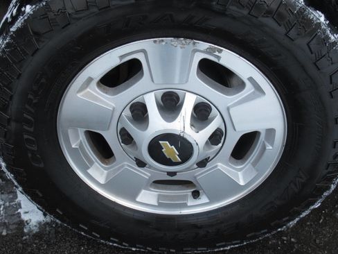 Used 2018 Chevrolet Silverado 2500 LT w/ LT Convenience Package image 12