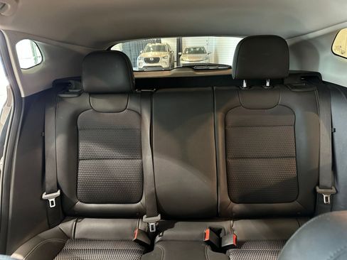 Used 2025 Chevrolet Trax LT FWD image 37