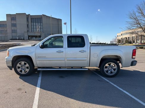 Used 2009 GMC Sierra 1500 SLT w/ White Diamond Edition image 7