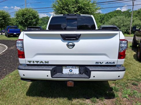Used 2021 Nissan Titan SV w/ SV Convenience Package AWD/4WD image 6