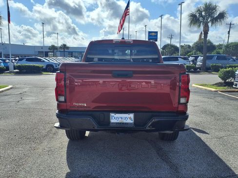 Used 2025 Chevrolet Colorado W/T w/ WT Custom Package RWD image 22