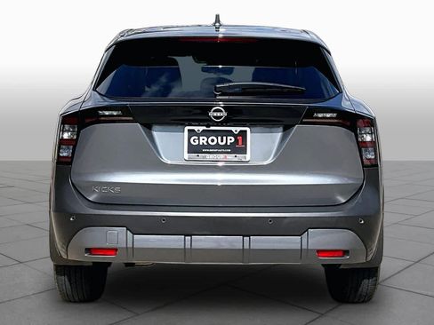 Used 2025 Nissan Kicks SV FWD image 5