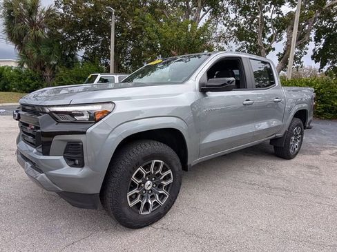 Used 2024 Chevrolet Colorado Z71 w/ Z71 Convenience Package 2 AWD/4WD image 3