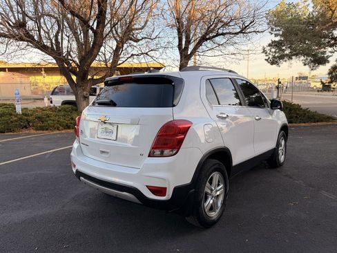 Used 2017 Chevrolet Trax LT w/ LT Convenience Package image 8