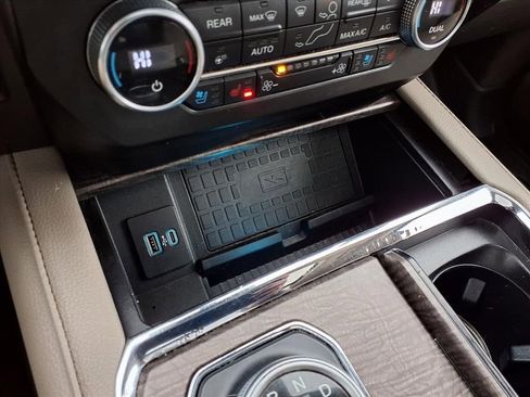 Used 2021 Ford Expedition Limited image 15