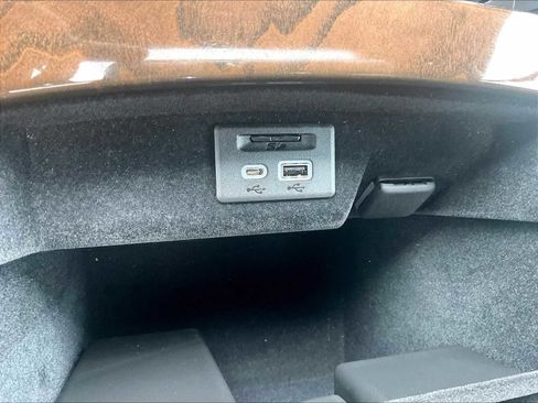 Used 2023 Cadillac Escalade Sport Platinum w/ LPO, ONYX Package image 28