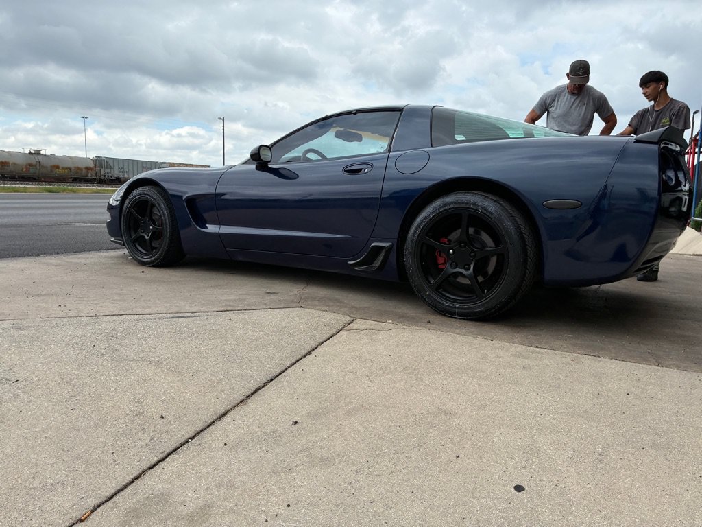 Used 2004 Chevrolet Corvette Coupe w/ Preferred Equipment Group RWD image 16