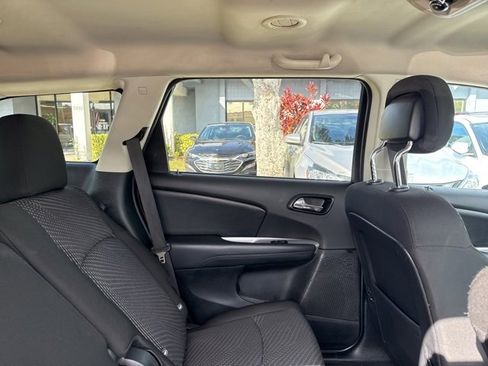 Used 2020 Dodge Journey SE w/ SE Popular Equipment Group image 14