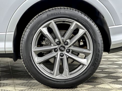 Used 2025 Audi Q3 2.0T Premium image 24