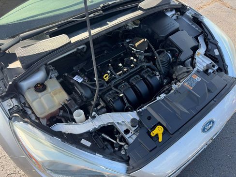 Used 2015 Ford Focus SE FWD image 24