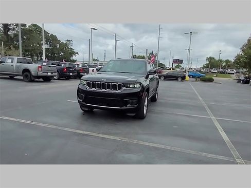 New 2025 Jeep Grand Cherokee Laredo X w/ Luxury Tech Group I image 38