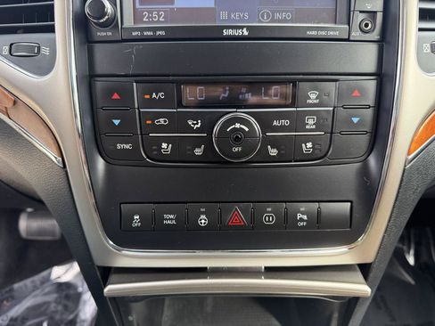 Used 2011 Jeep Grand Cherokee Overland AWD/4WD image 15