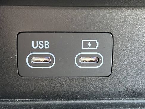 Certified 2025 Genesis GV80 2.5T Select AWD/4WD image 19