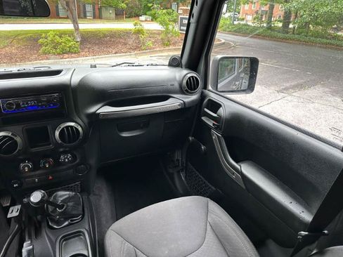 Used 2014 Jeep Wrangler Unlimited Sport AWD/4WD image 34