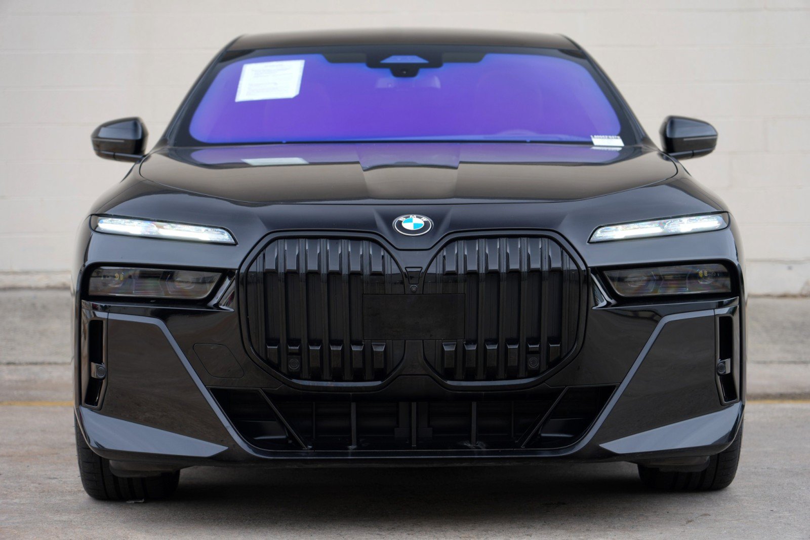 Used 2023 BMW 740i w/ Executive Package RWD image 7