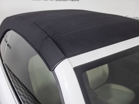 Used 2019 Volkswagen Beetle 2.0T SE FWD image 39
