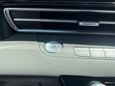 Used 2025 Hyundai Elantra SEL FWD image 20