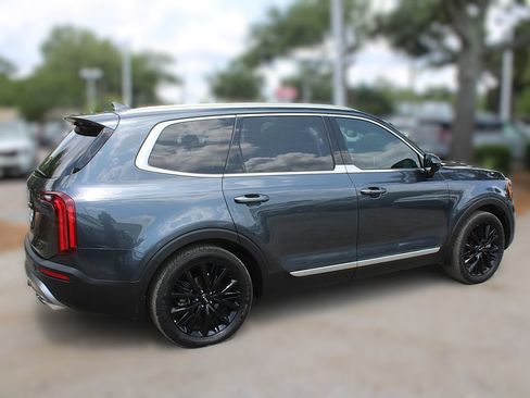 Used 2022 Kia Telluride SX w/ Towing Package FWD image 6