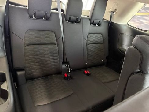 Used 2025 Nissan Pathfinder SV AWD/4WD image 10