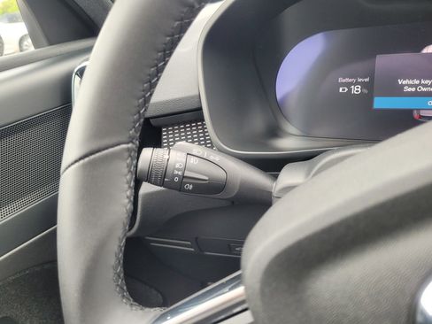 New 2026 Volvo EX40 Plus w/ Climate Package image 18