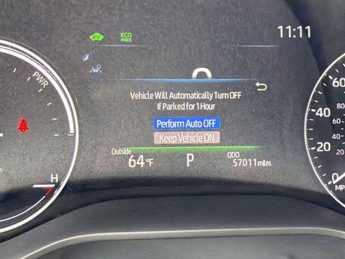 Used 2022 Toyota Sienna Limited image 18