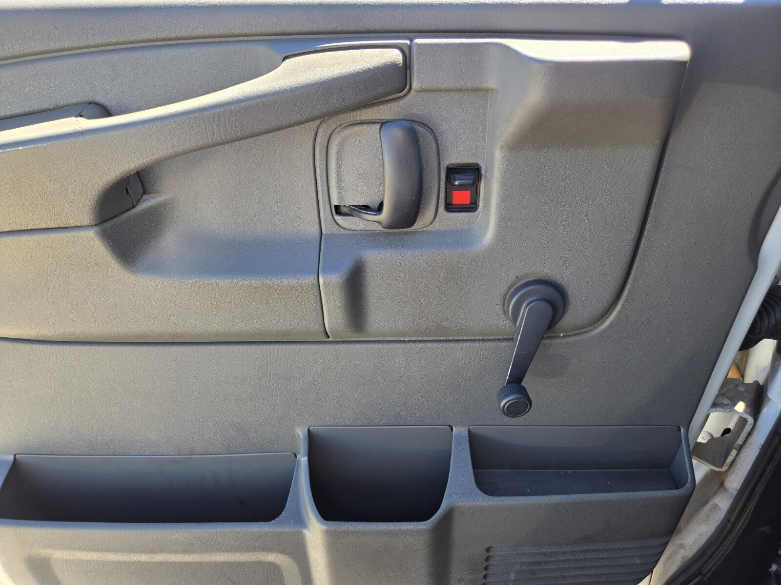 Used 2012 Chevrolet Express 2500 w/ Cold Climate Package RWD image 13