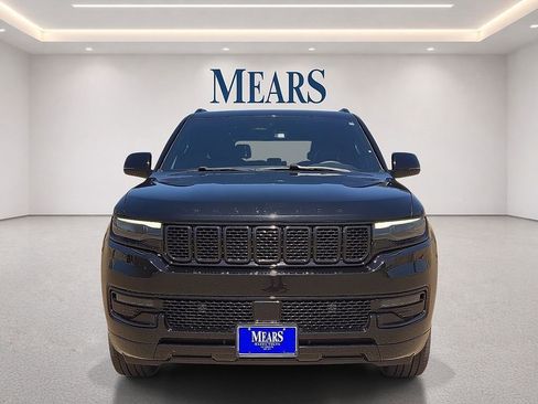 Used 2023 Jeep Wagoneer Series II AWD/4WD image 8
