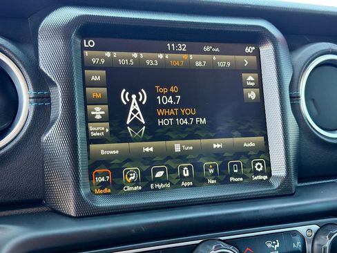 Used 2023 Jeep Wrangler Unlimited Rubicon 4xe AWD/4WD image 15
