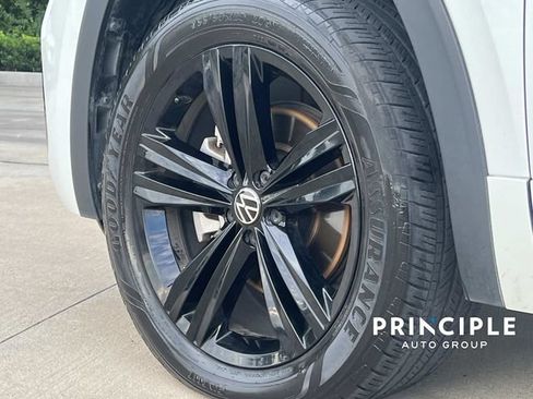 Used 2023 Volkswagen Atlas Cross Sport SEL R-Line AWD/4WD image 7