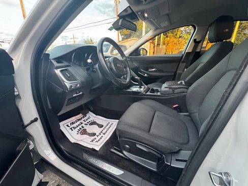 Used 2019 Jaguar E-PACE P250 AWD 4dr SUV image 9