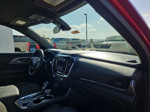 Used 2023 Chevrolet Traverse LT w/ LPO, Cargo Package FWD image 28