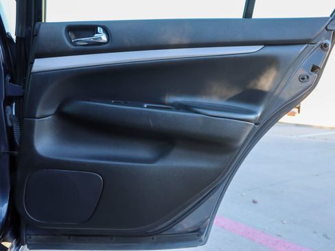 Used 2013 INFINITI G37 Journey w/ Premium Pkg image 11