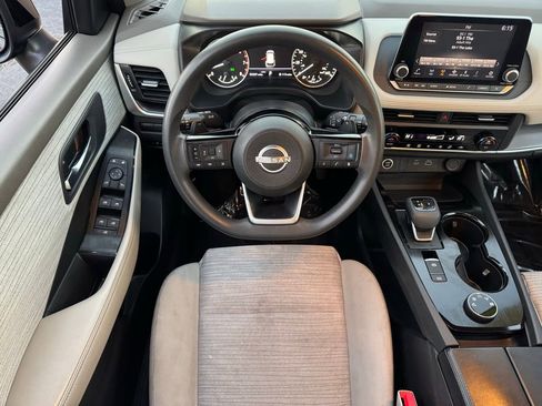 Used 2023 Nissan Rogue SV image 14