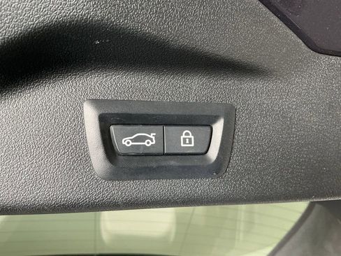 Certified 2022 BMW X7 xDrive40i w/ M Sport Package image 37