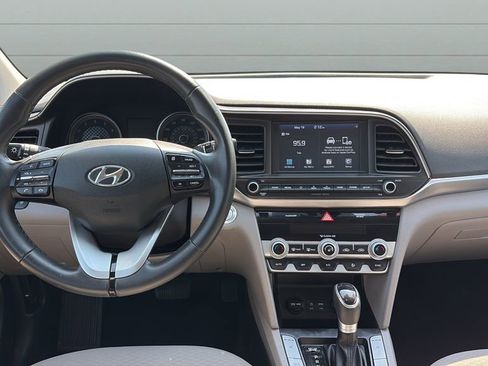 Used 2020 Hyundai Elantra Value Edition FWD image 10