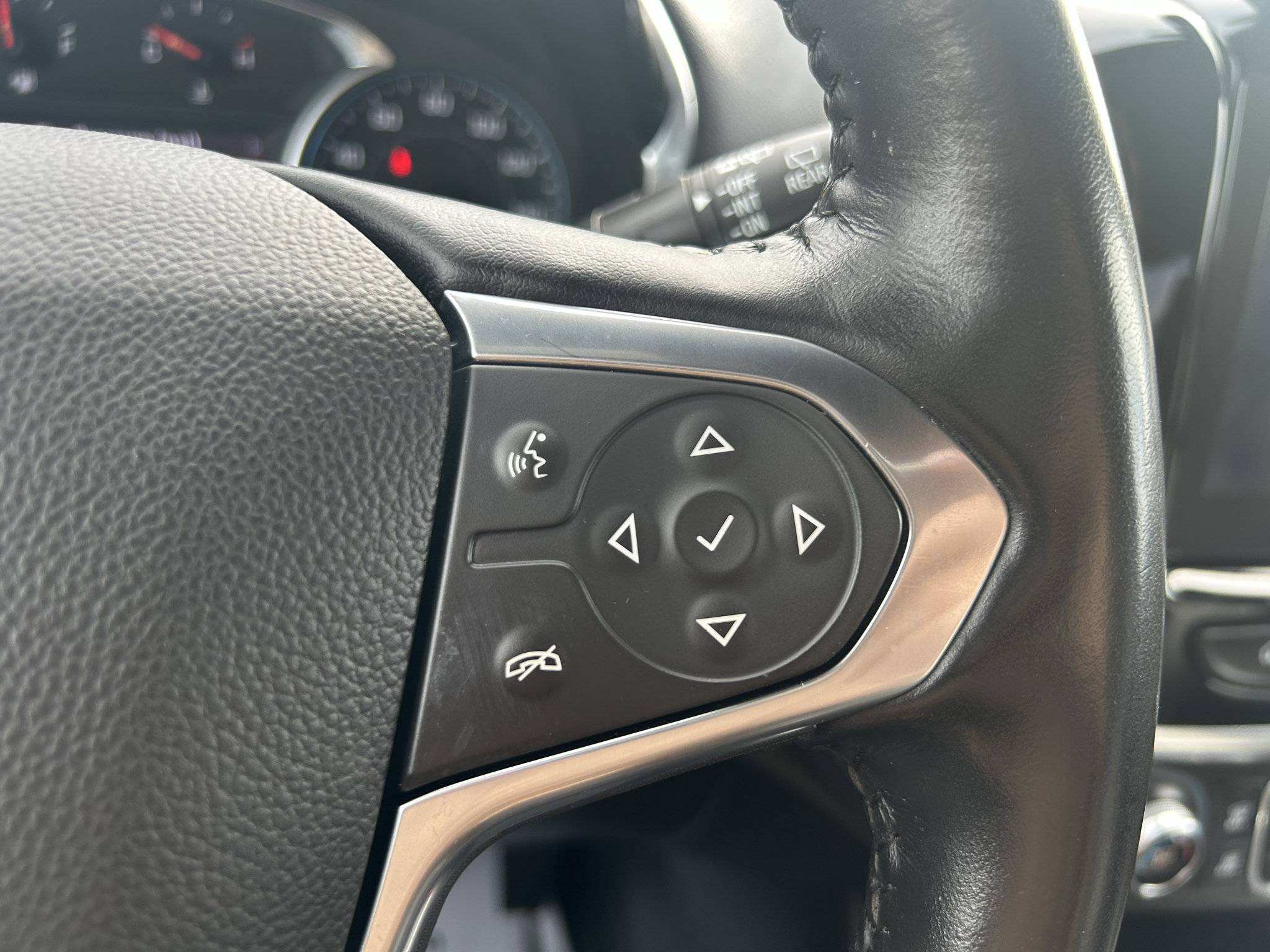 Used 2022 Chevrolet Traverse LT AWD/4WD image 16