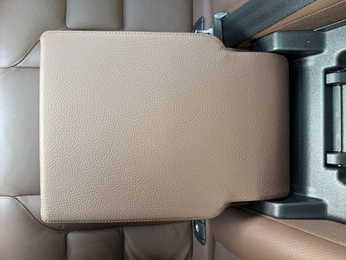 Certified 2025 Volvo XC60 T8 Plus w/ Protection Package Premier image 86