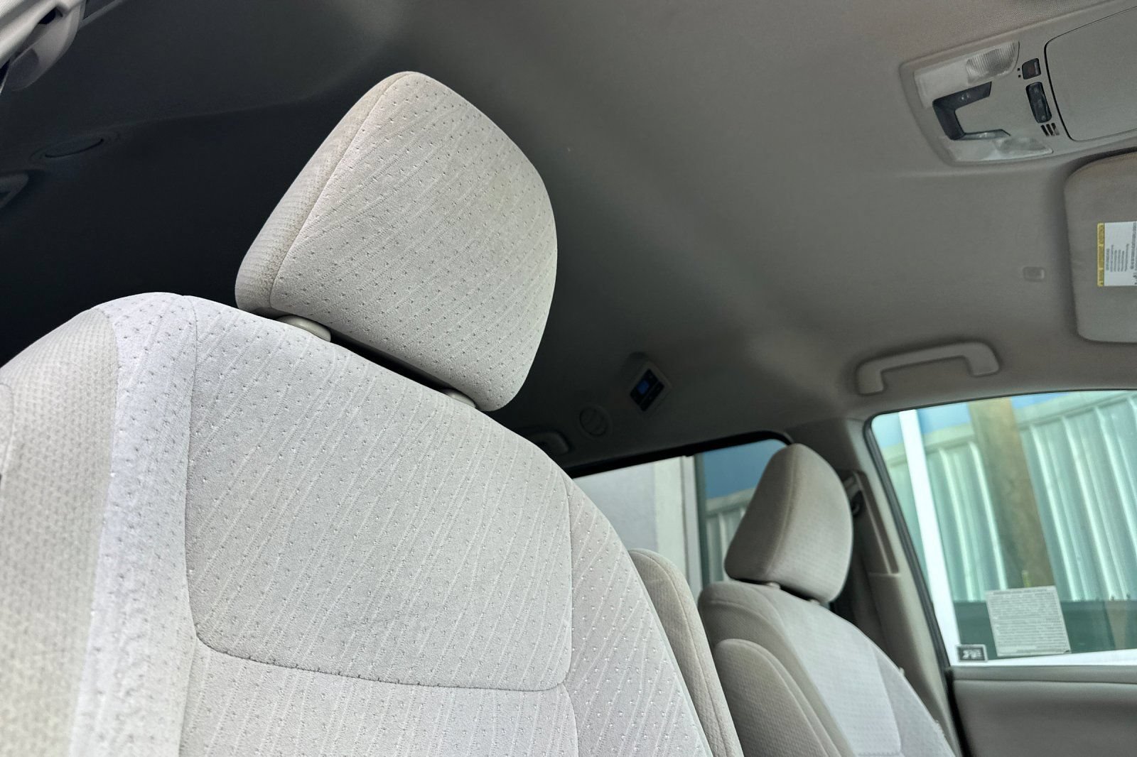 Used 2020 Toyota Sienna LE w/ Carpet Mat Package FWD image 19