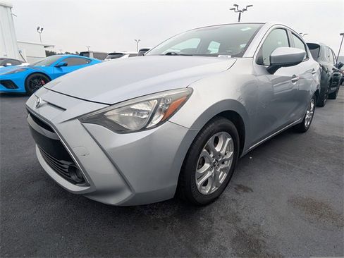 Used 2017 Toyota Yaris iA image 7