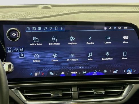 Used 2025 Chevrolet Equinox EV LT w/ Comfort Package FWD image 15
