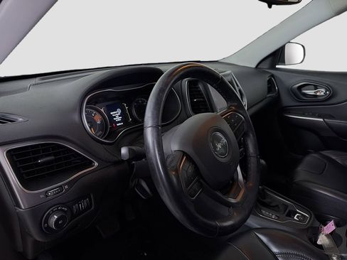 Used 2021 Jeep Cherokee Latitude Plus image 10