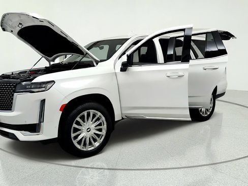 Certified 2022 Cadillac Escalade Premium Luxury AWD/4WD image 9