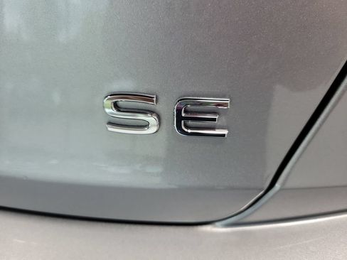 Used 2023 Volkswagen Jetta SE w/ Panoramic Sunroof Package FWD image 13