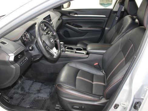Used 2024 Nissan Altima 2.5 SR image 19