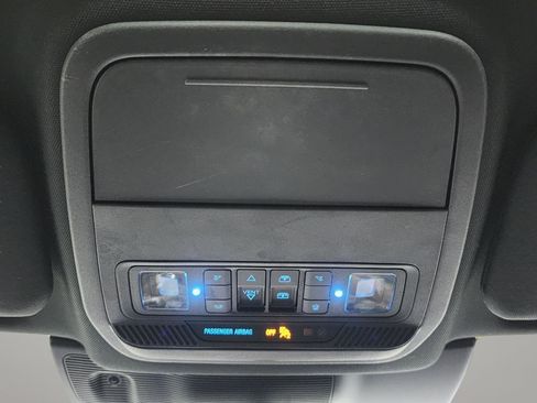 Used 2020 Ford Explorer Platinum w/ Premium Technology Package AWD/4WD image 16
