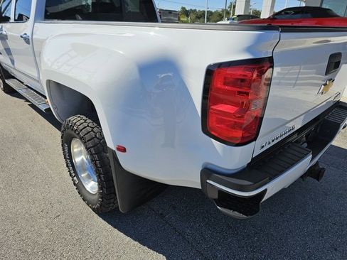 Used 2019 Chevrolet Silverado 3500 High Country w/ Duramax Plus Package image 12