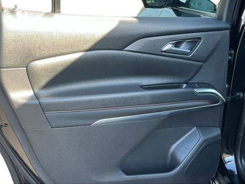 Used 2024 Chevrolet Traverse Z71 image 24