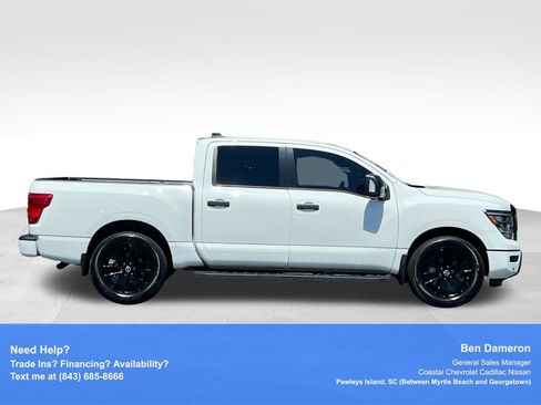 Used 2024 Nissan Titan SV w/ SV Convenience Package RWD image 4
