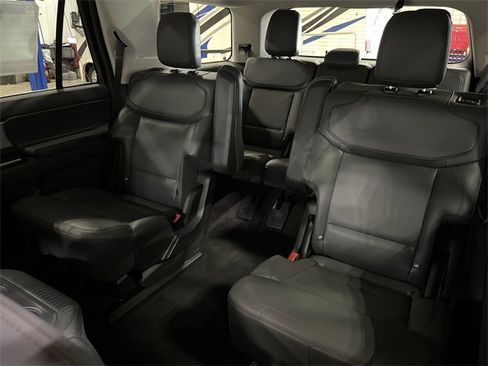 New 2025 Ford Expedition Active image 29